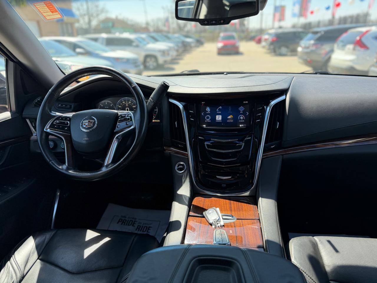 Cadillac Escalade Luxury 4WD 2015