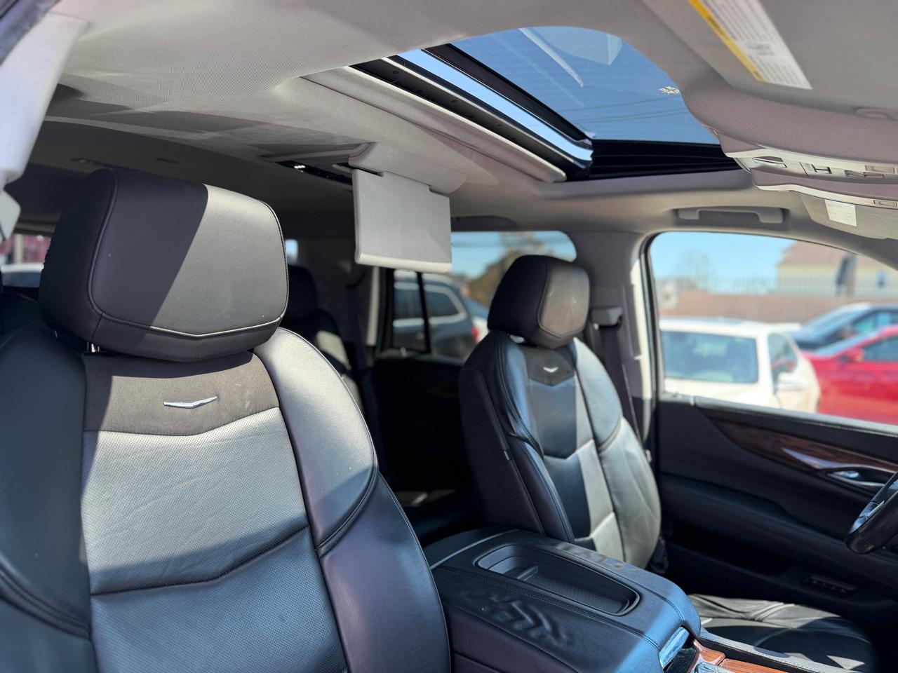 Cadillac Escalade Luxury 4WD 2015