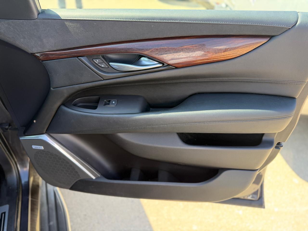 Cadillac Escalade Luxury 4WD 2015