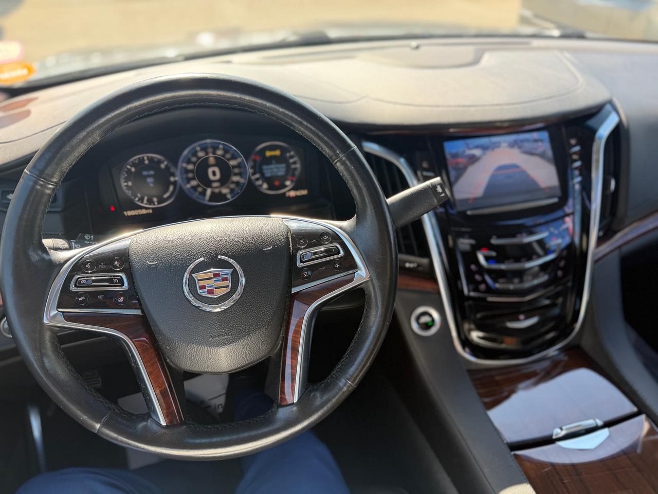 Cadillac Escalade Luxury 4WD 2015