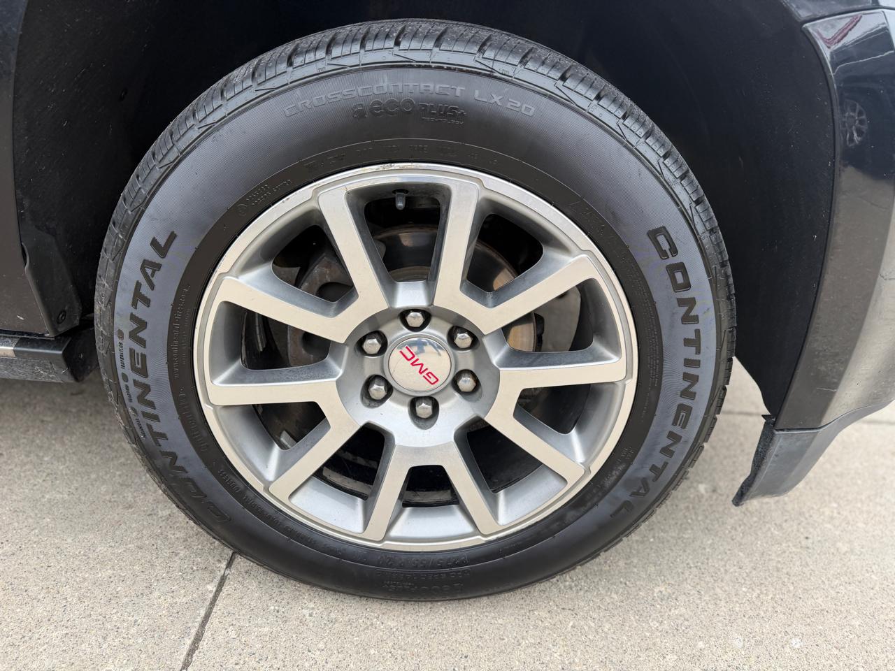 GMC Yukon Denali 4WD 2016