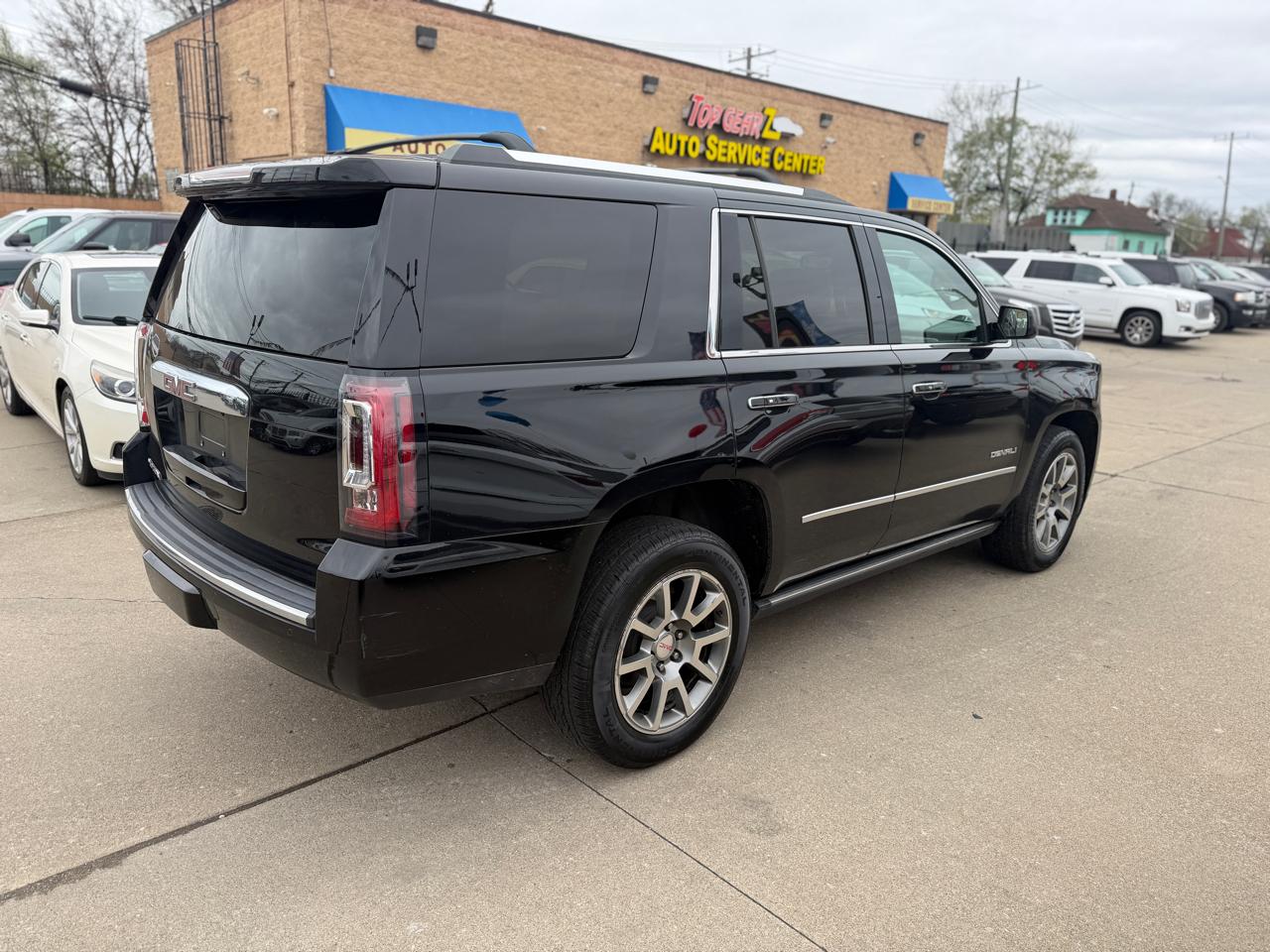 GMC Yukon Denali 4WD 2016