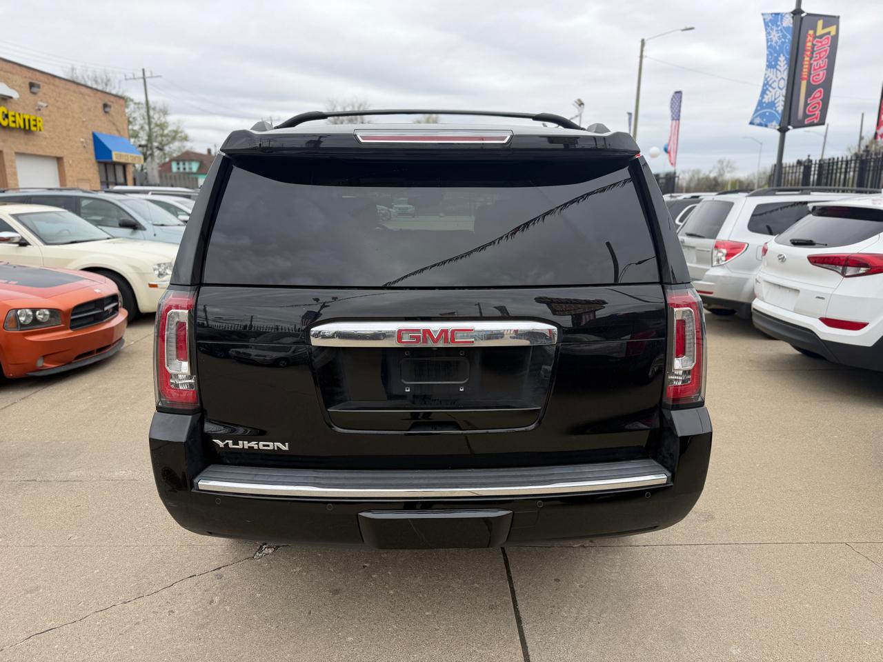 GMC Yukon Denali 4WD 2016