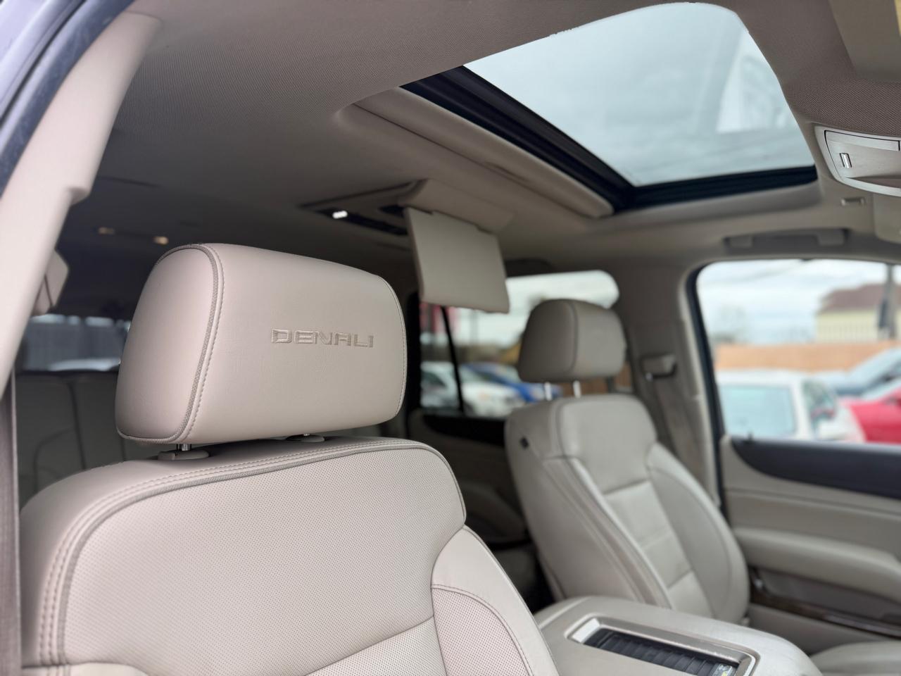 GMC Yukon Denali 4WD 2016