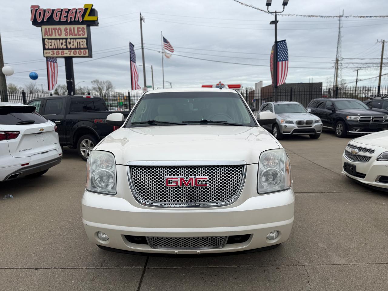 GMC Yukon Denali XL 4WD 2011