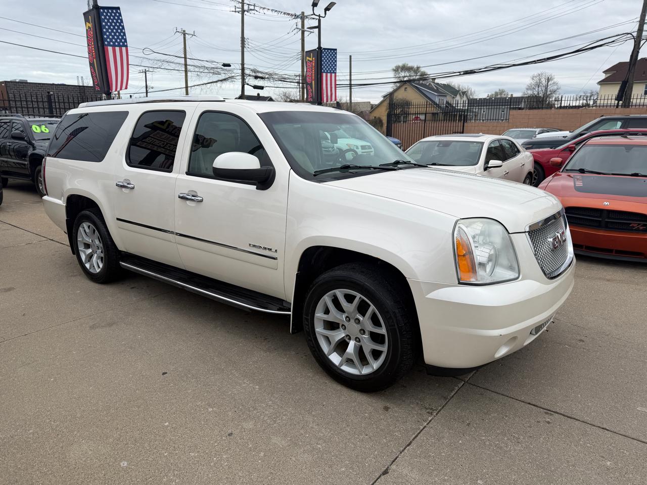 GMC Yukon Denali XL 4WD 2011