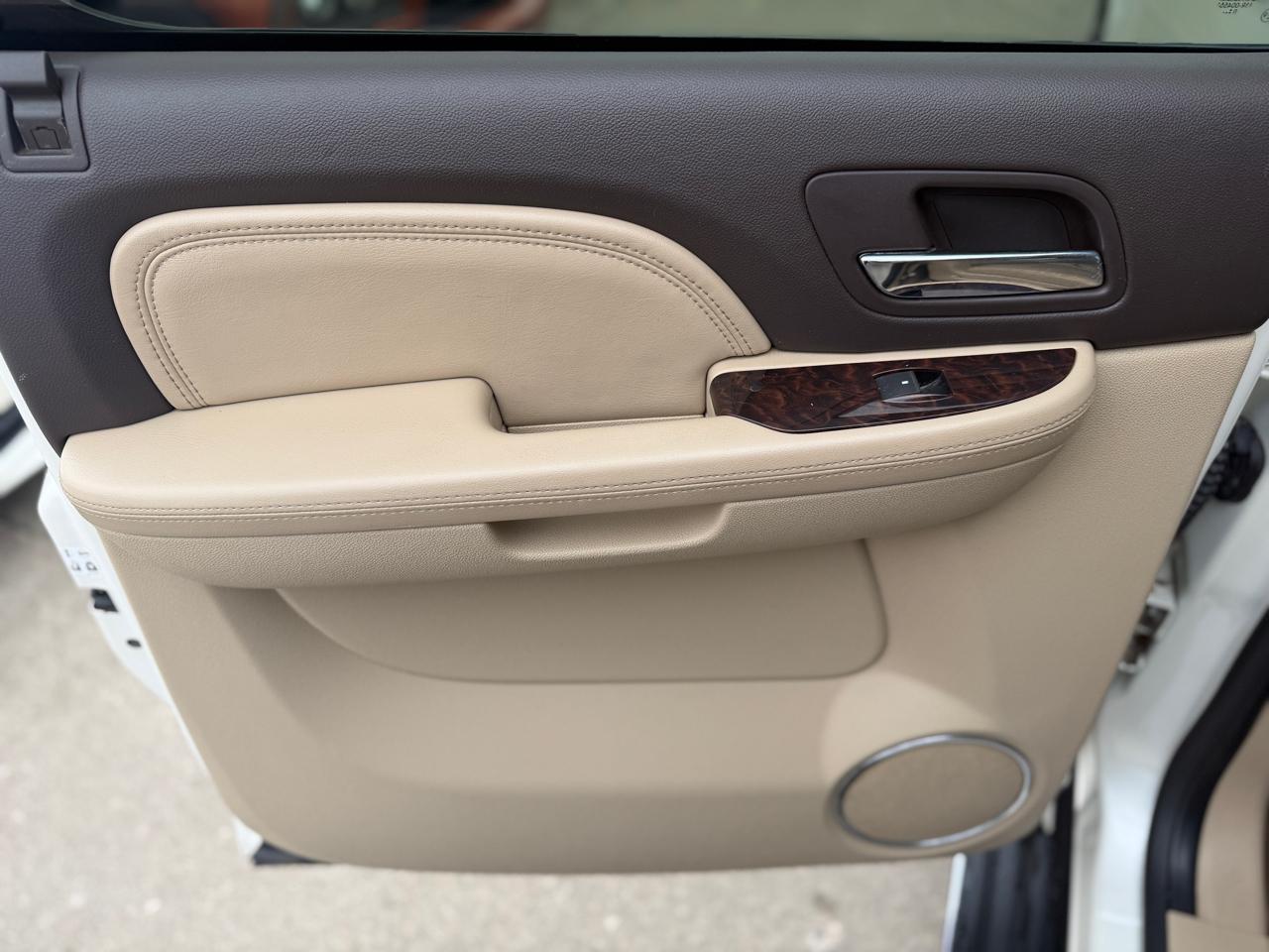 GMC Yukon Denali XL 4WD 2011