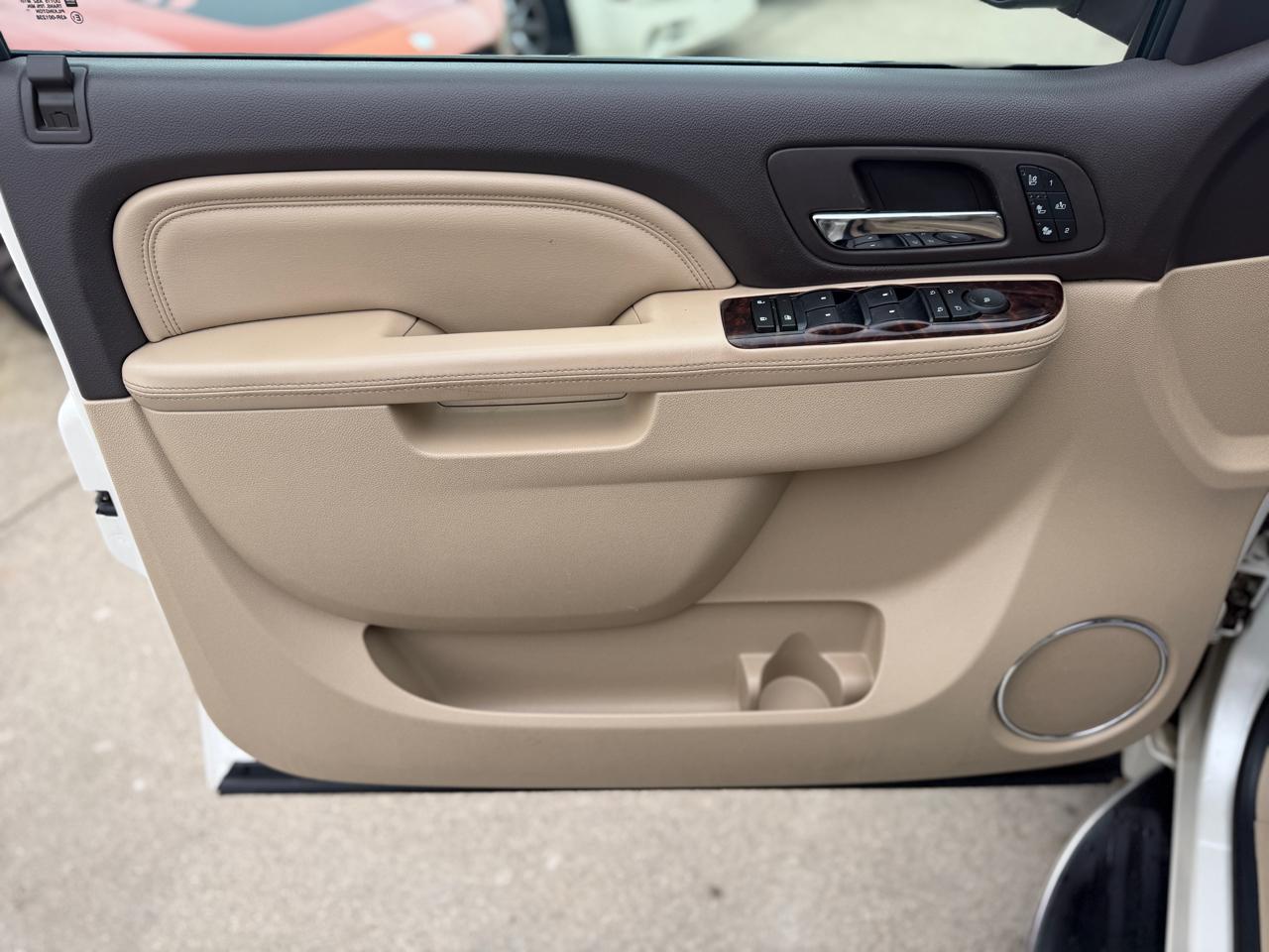 GMC Yukon Denali XL 4WD 2011