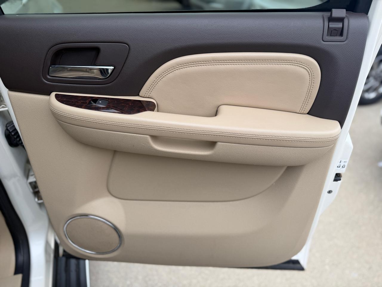 GMC Yukon Denali XL 4WD 2011