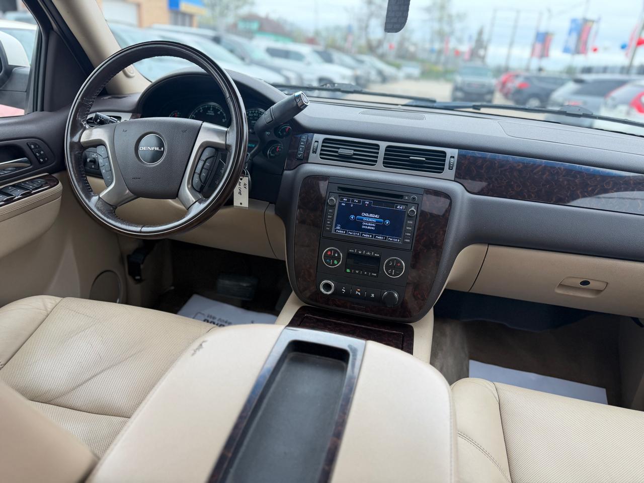 GMC Yukon Denali XL 4WD 2011