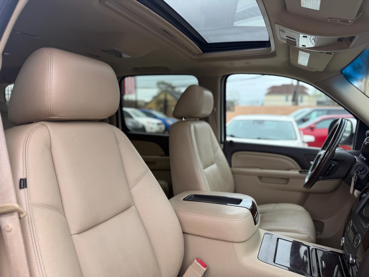 GMC Yukon Denali XL 4WD 2011