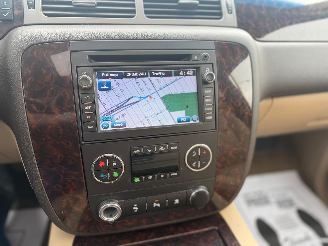 GMC Yukon Denali XL 4WD 2011