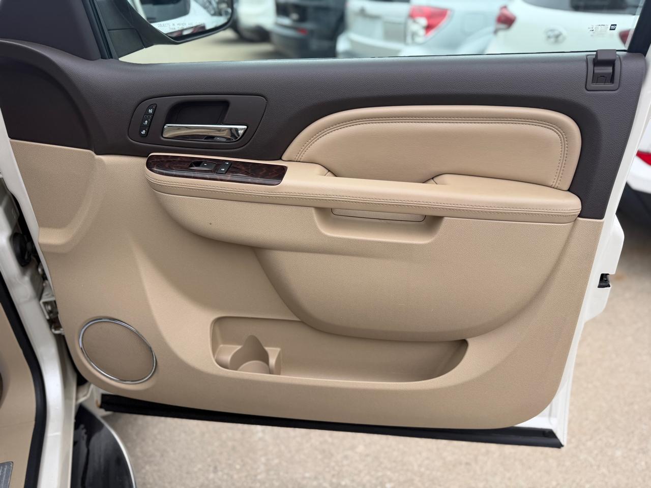 GMC Yukon Denali XL 4WD 2011