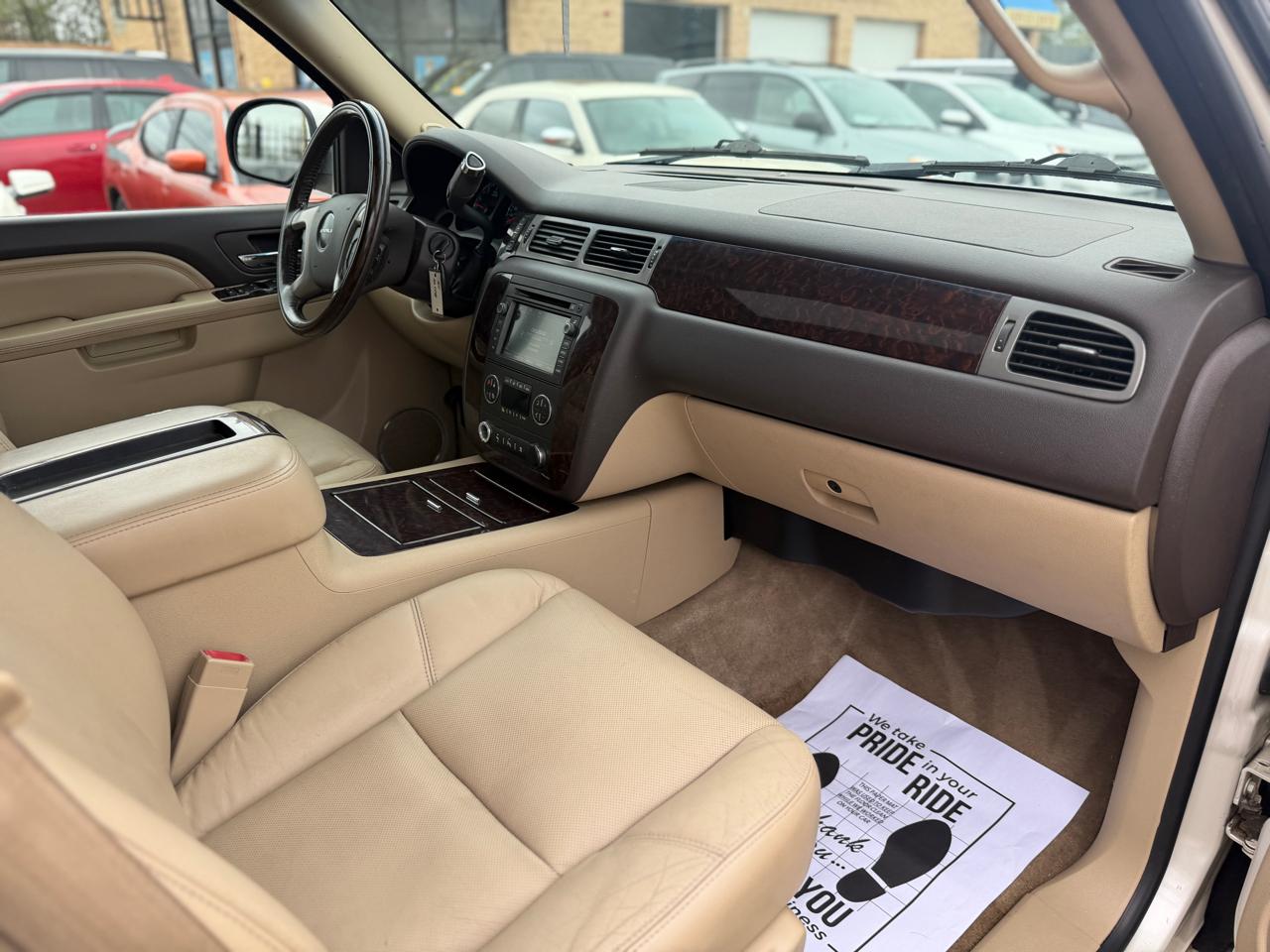 GMC Yukon Denali XL 4WD 2011