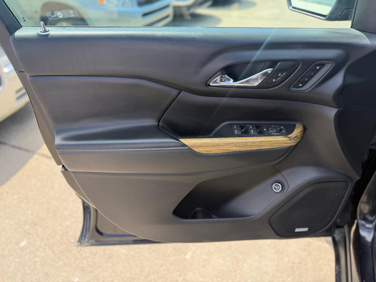 GMC Acadia Denali AWD 2017