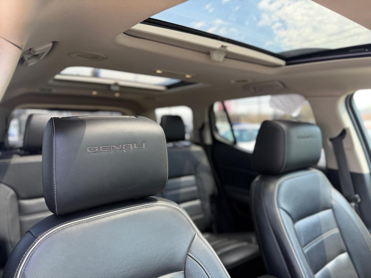 GMC Acadia Denali AWD 2017