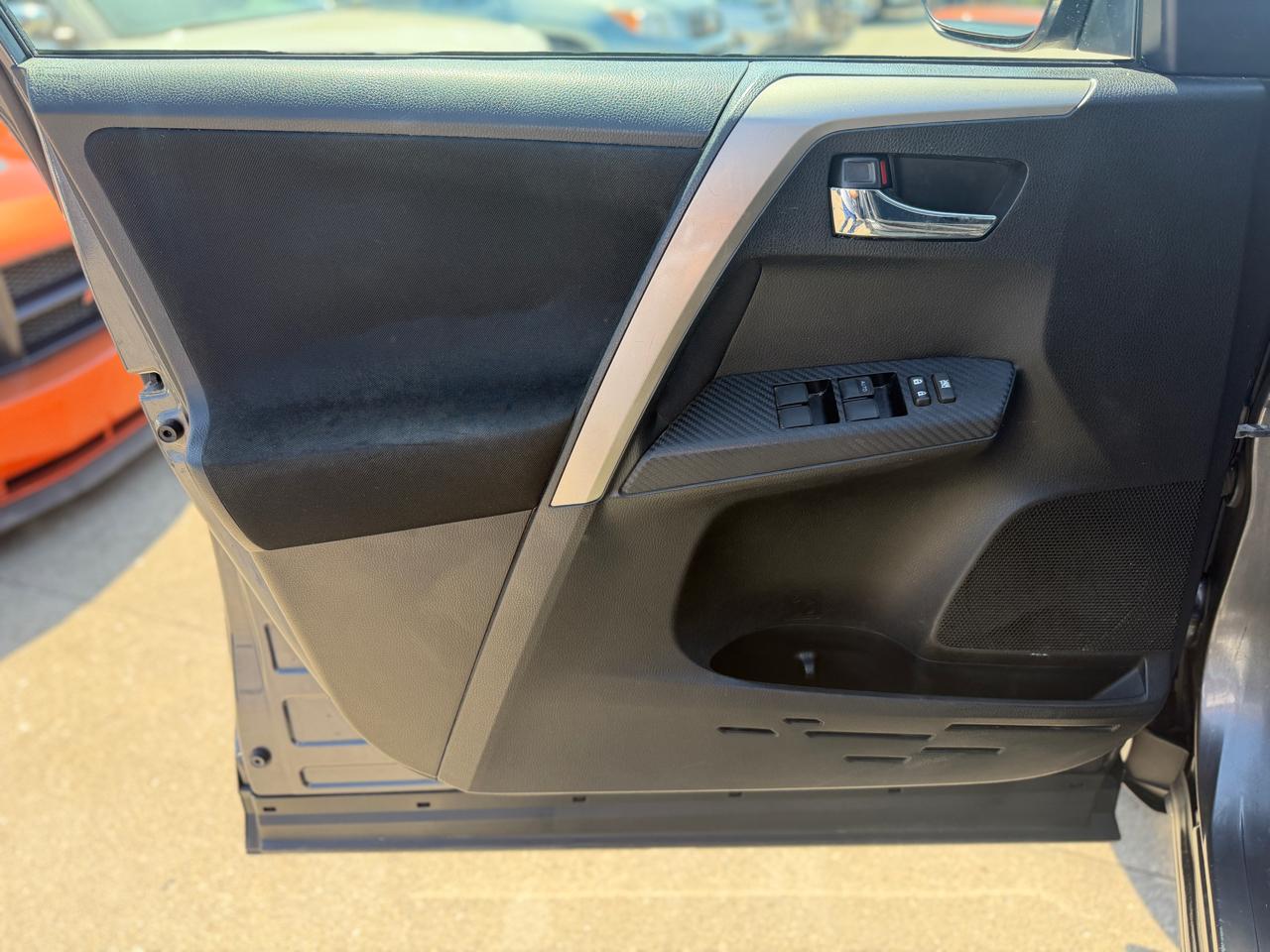 Toyota RAV4 XLE AWD 2015