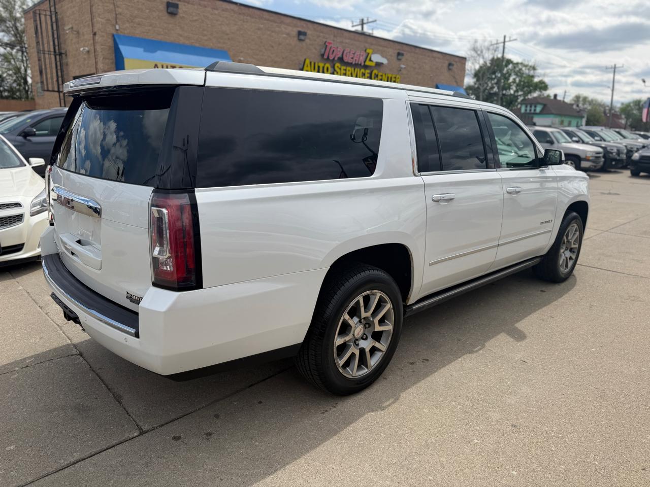 GMC Yukon XL Denali 4WD 2016