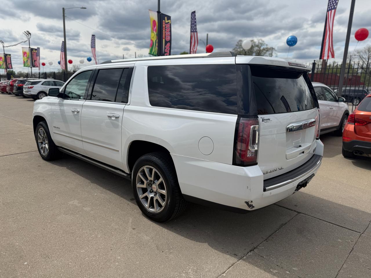 GMC Yukon XL Denali 4WD 2016
