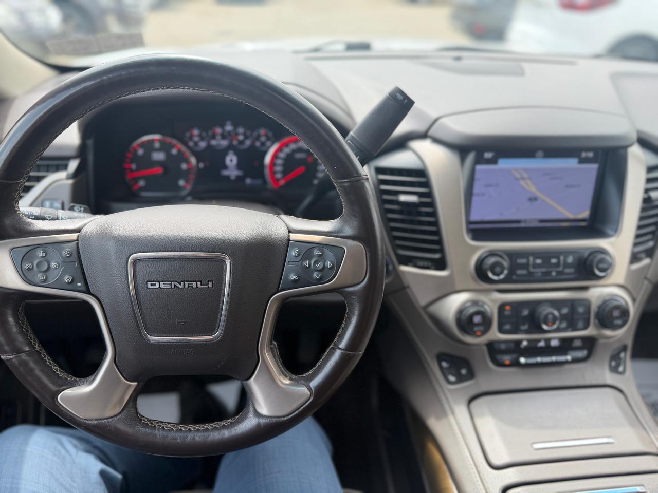 GMC Yukon XL Denali 4WD 2016