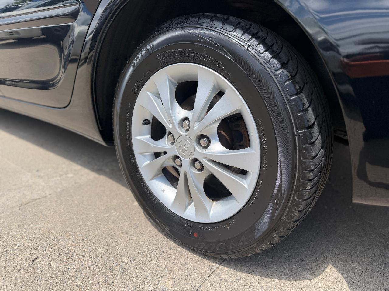 Toyota Camry LE V6 2006