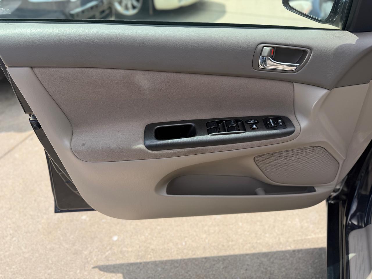 Toyota Camry LE V6 2006