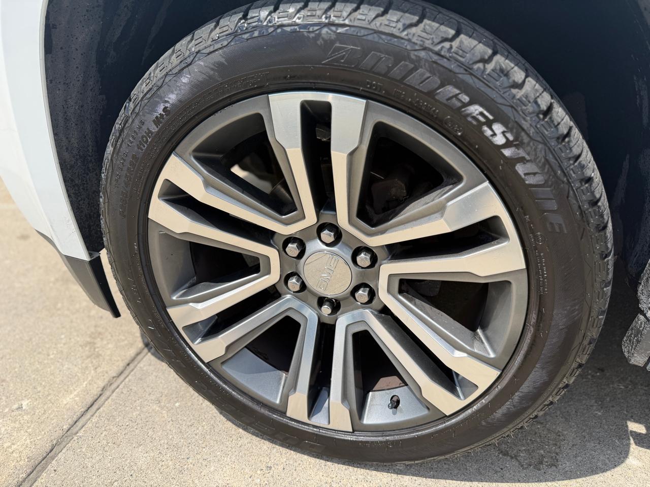 GMC Yukon Denali XL 4WD 2015
