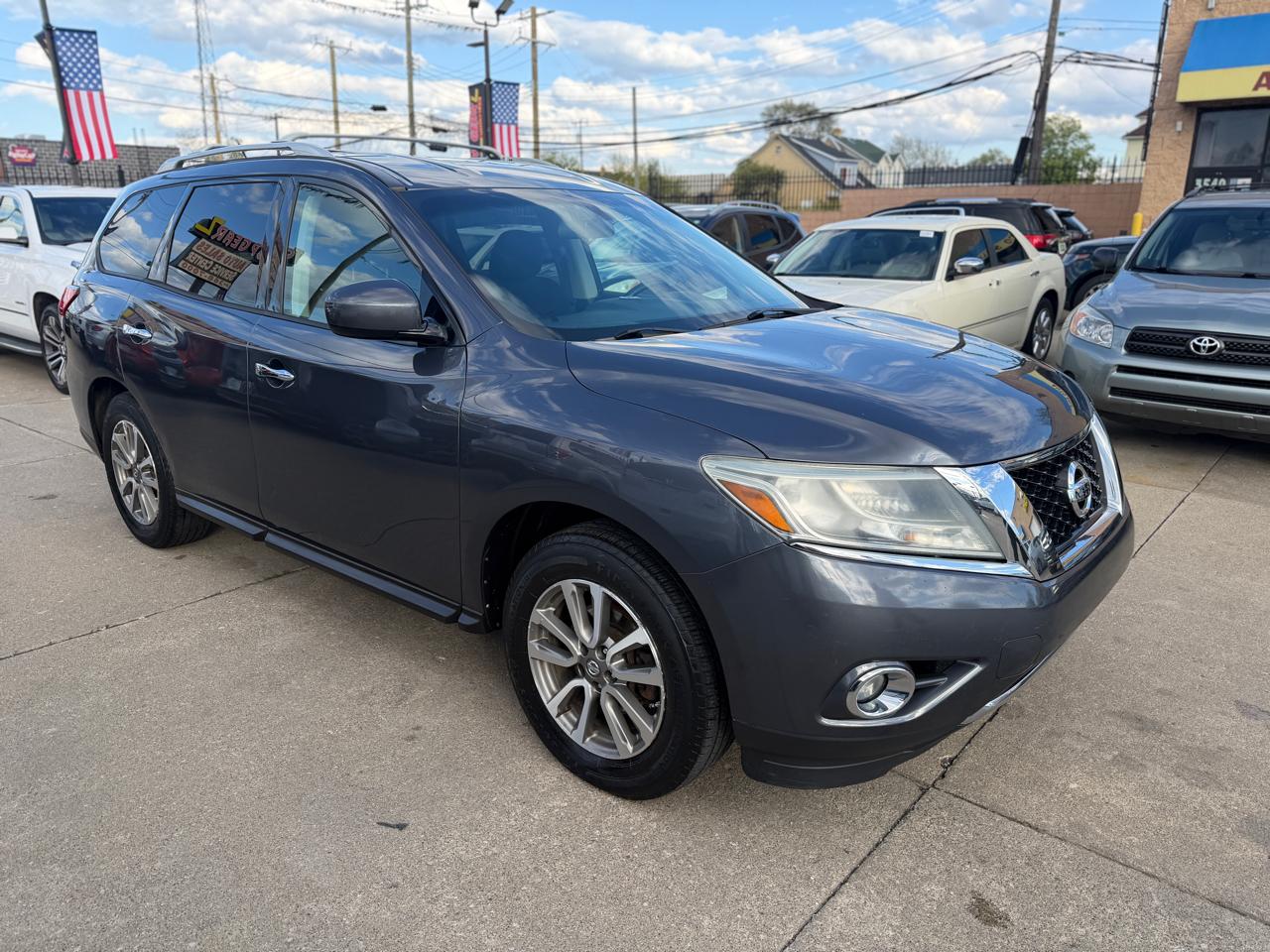 Nissan Pathfinder SV 4WD 2013