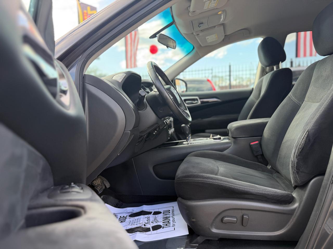 Nissan Pathfinder SV 4WD 2013