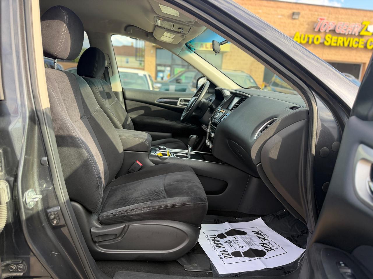 Nissan Pathfinder SV 4WD 2013