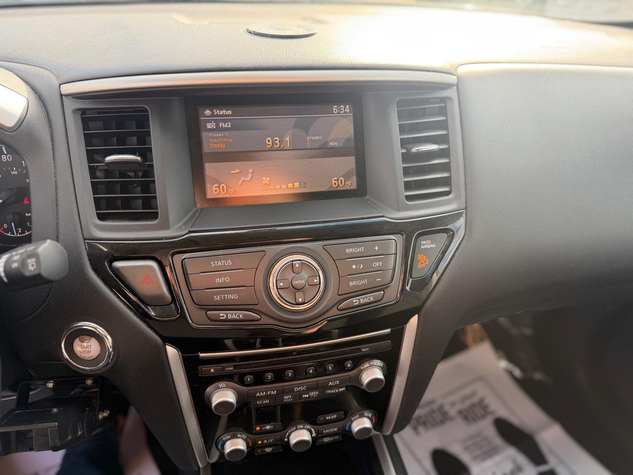 Nissan Pathfinder SV 4WD 2013