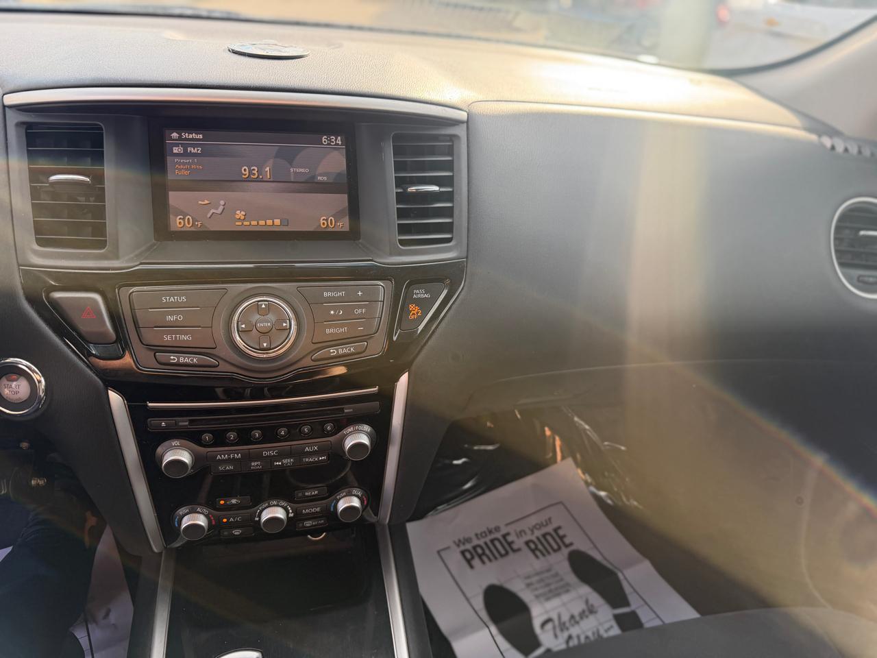 Nissan Pathfinder SV 4WD 2013
