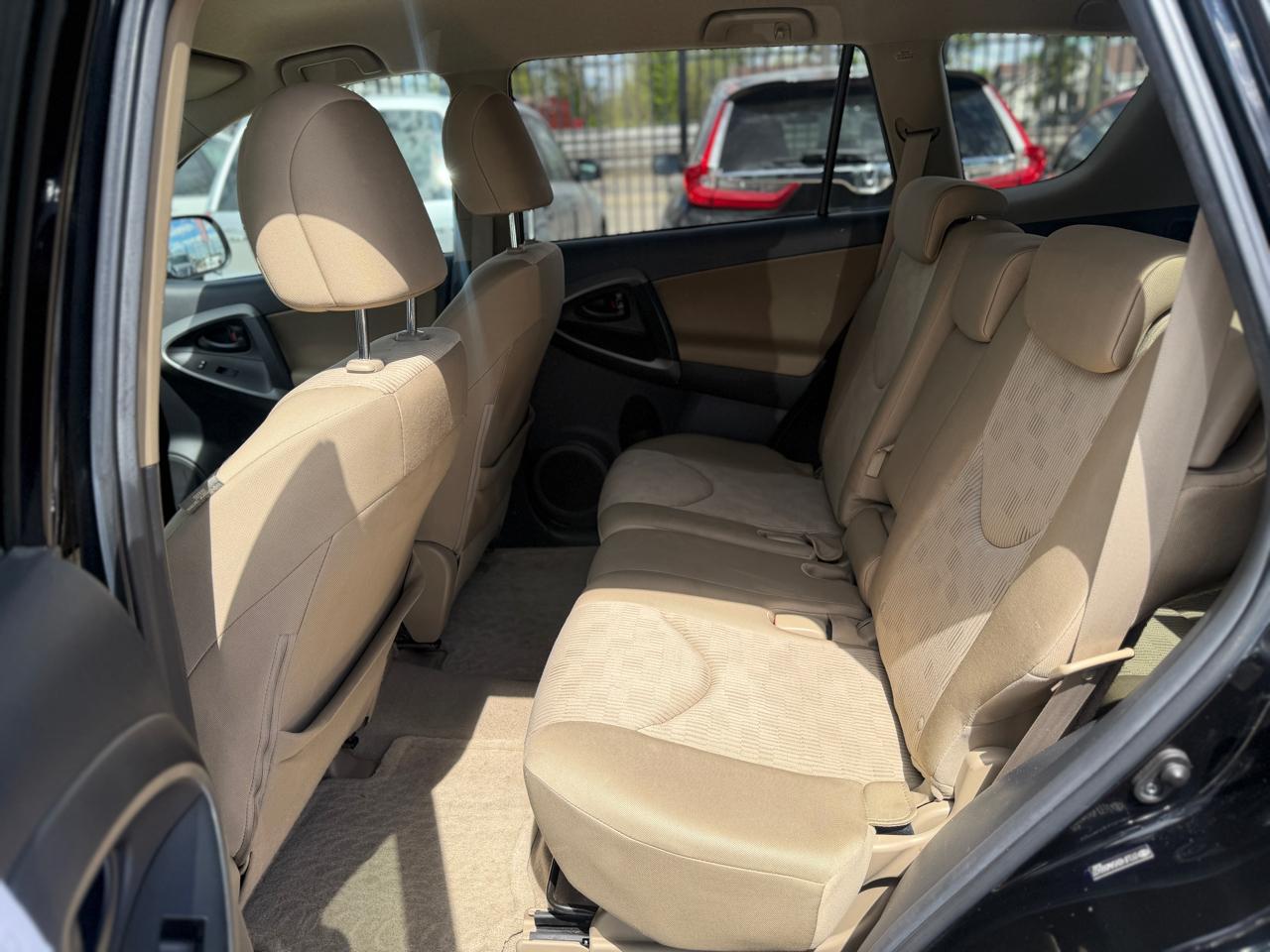 Toyota RAV4  2010