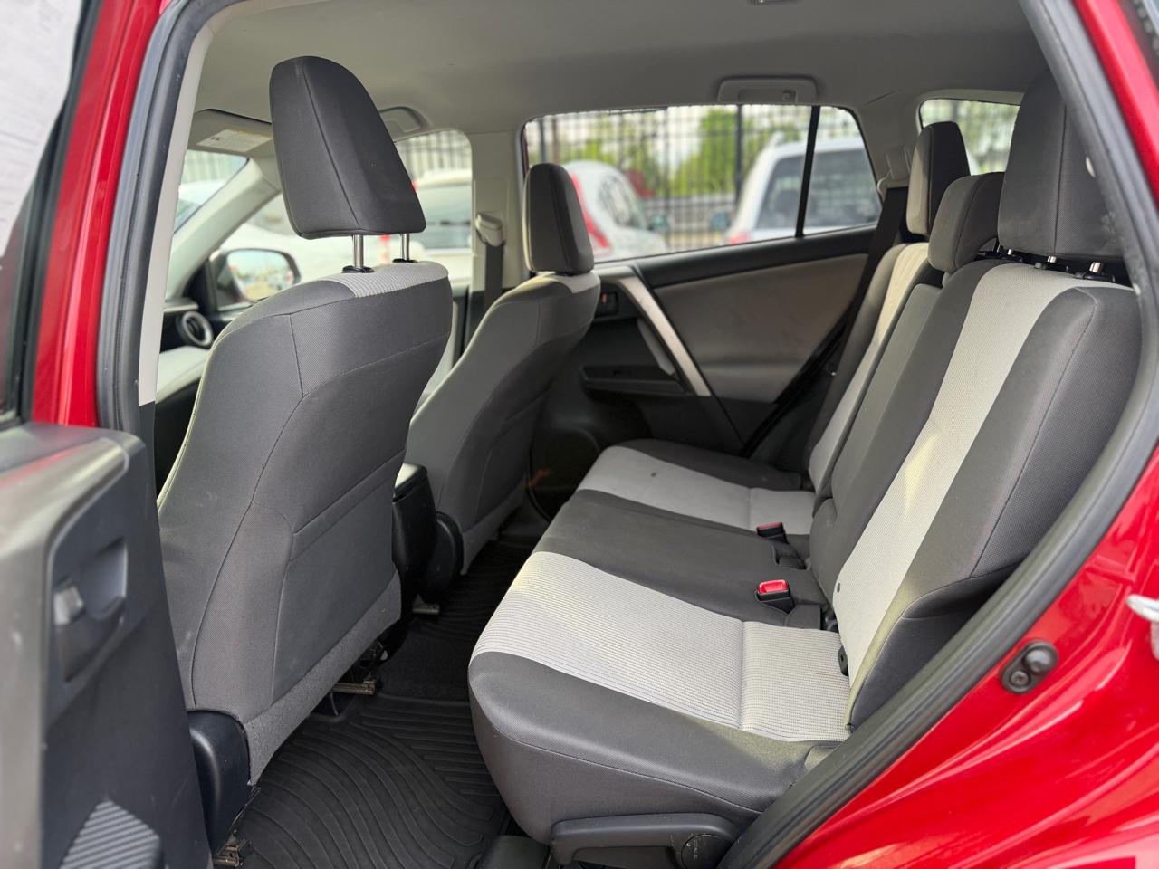 Toyota RAV4 LE AWD 2014