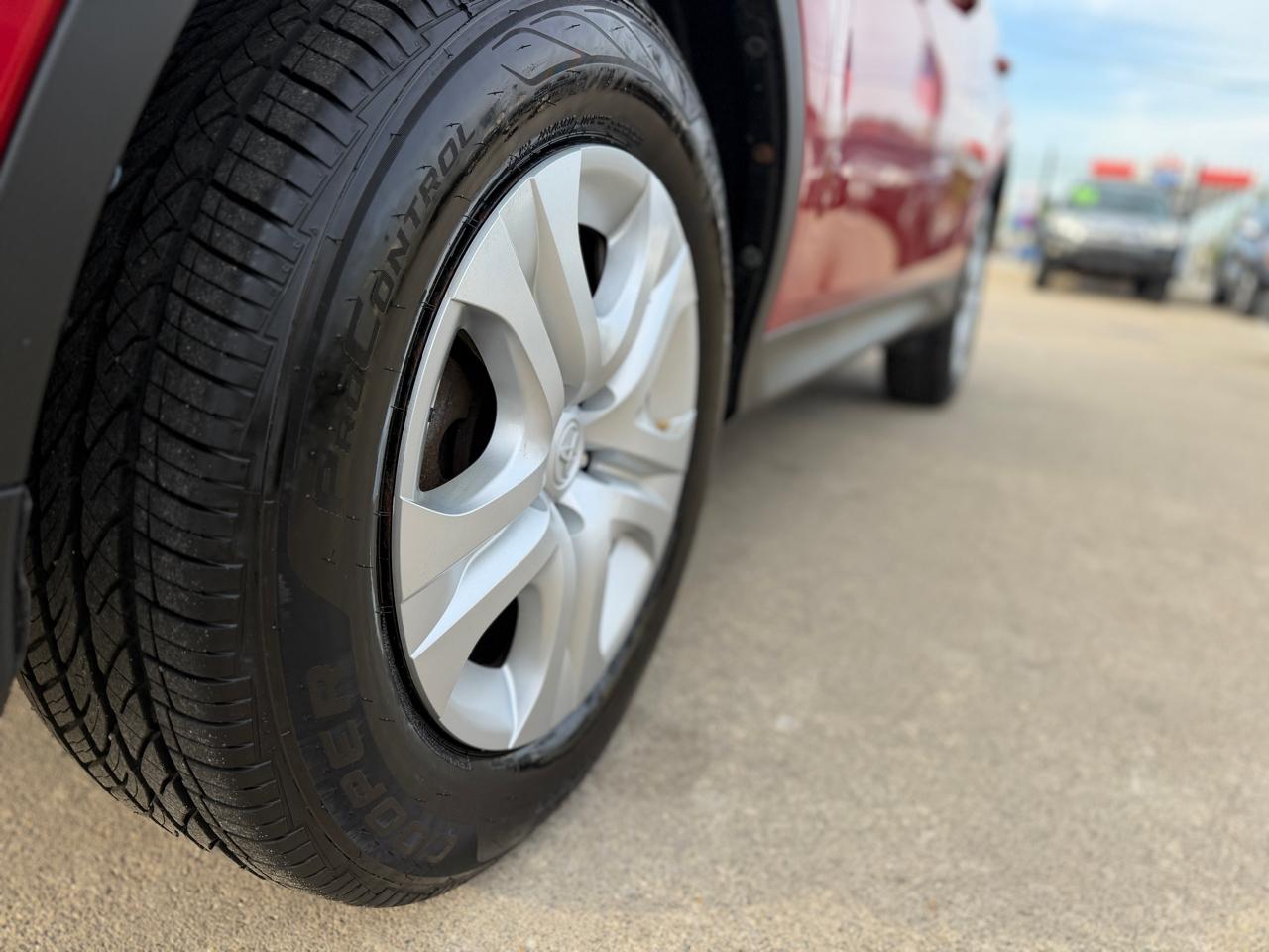 Toyota RAV4 LE AWD 2014