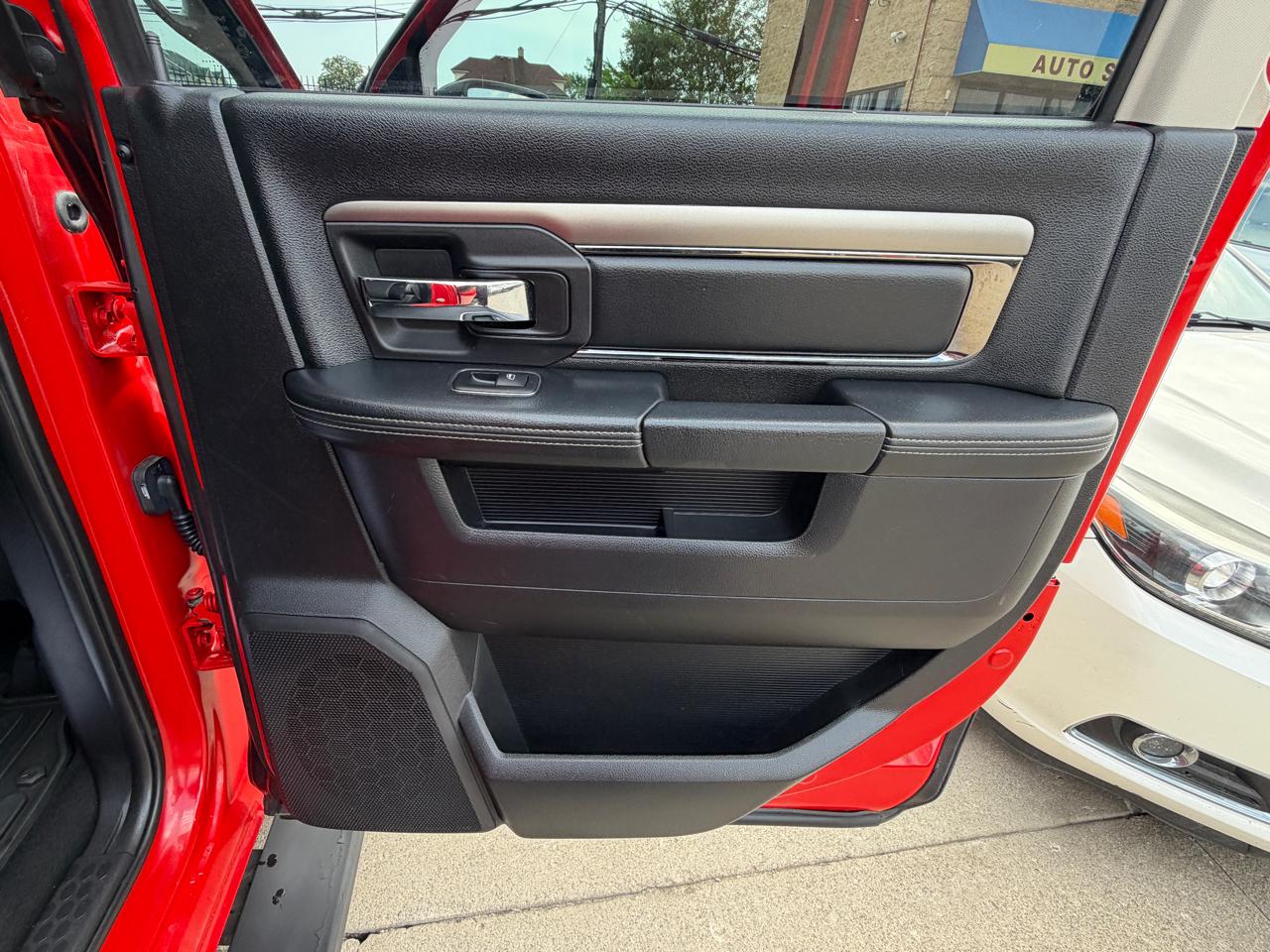 RAM 1500 Sport Crew Cab SWB 4WD 2016
