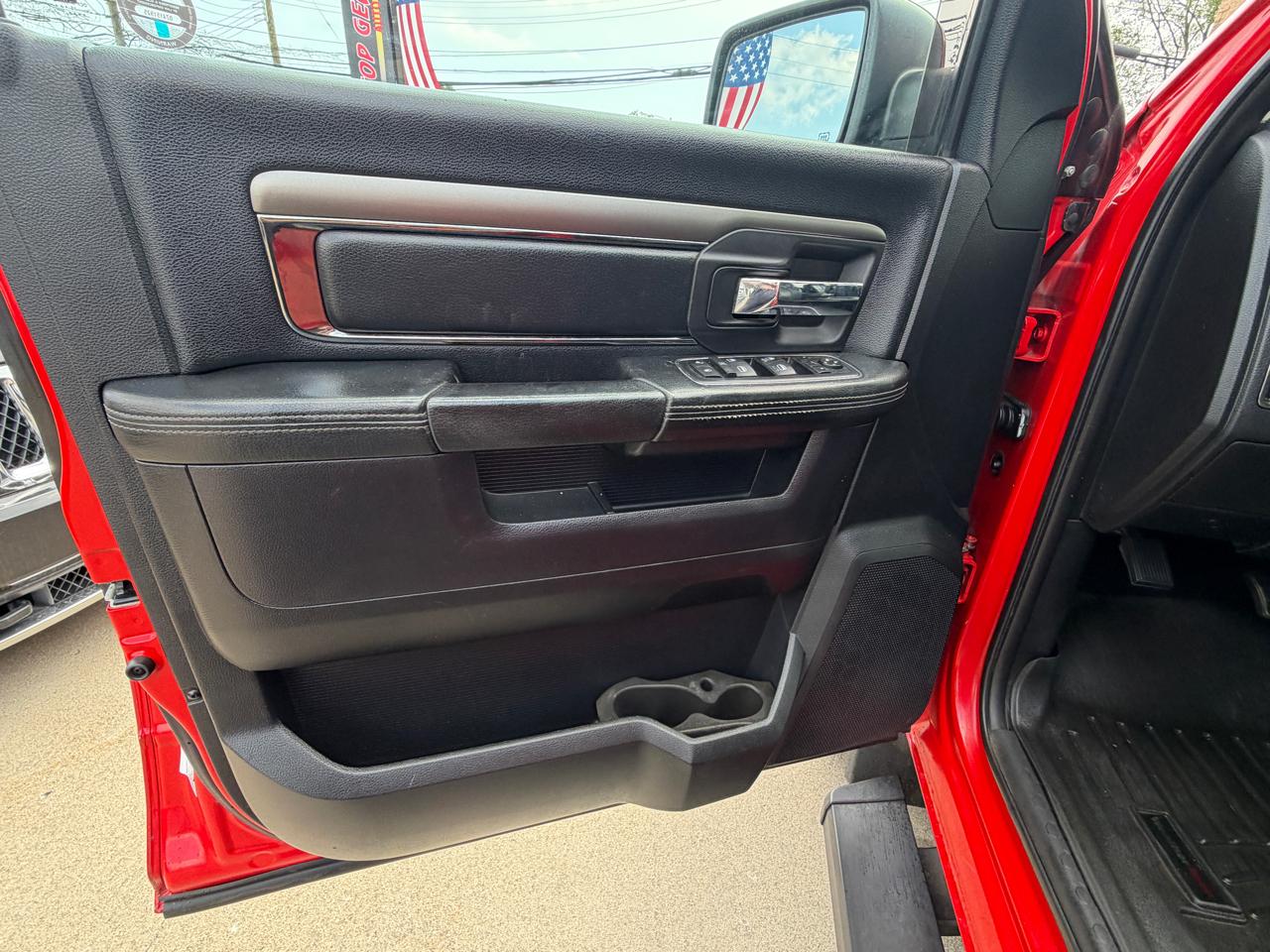 RAM 1500 Sport Crew Cab SWB 4WD 2016