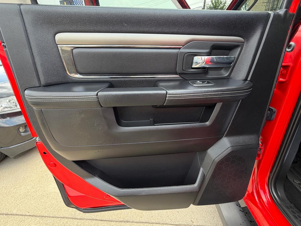 RAM 1500 Sport Crew Cab SWB 4WD 2016