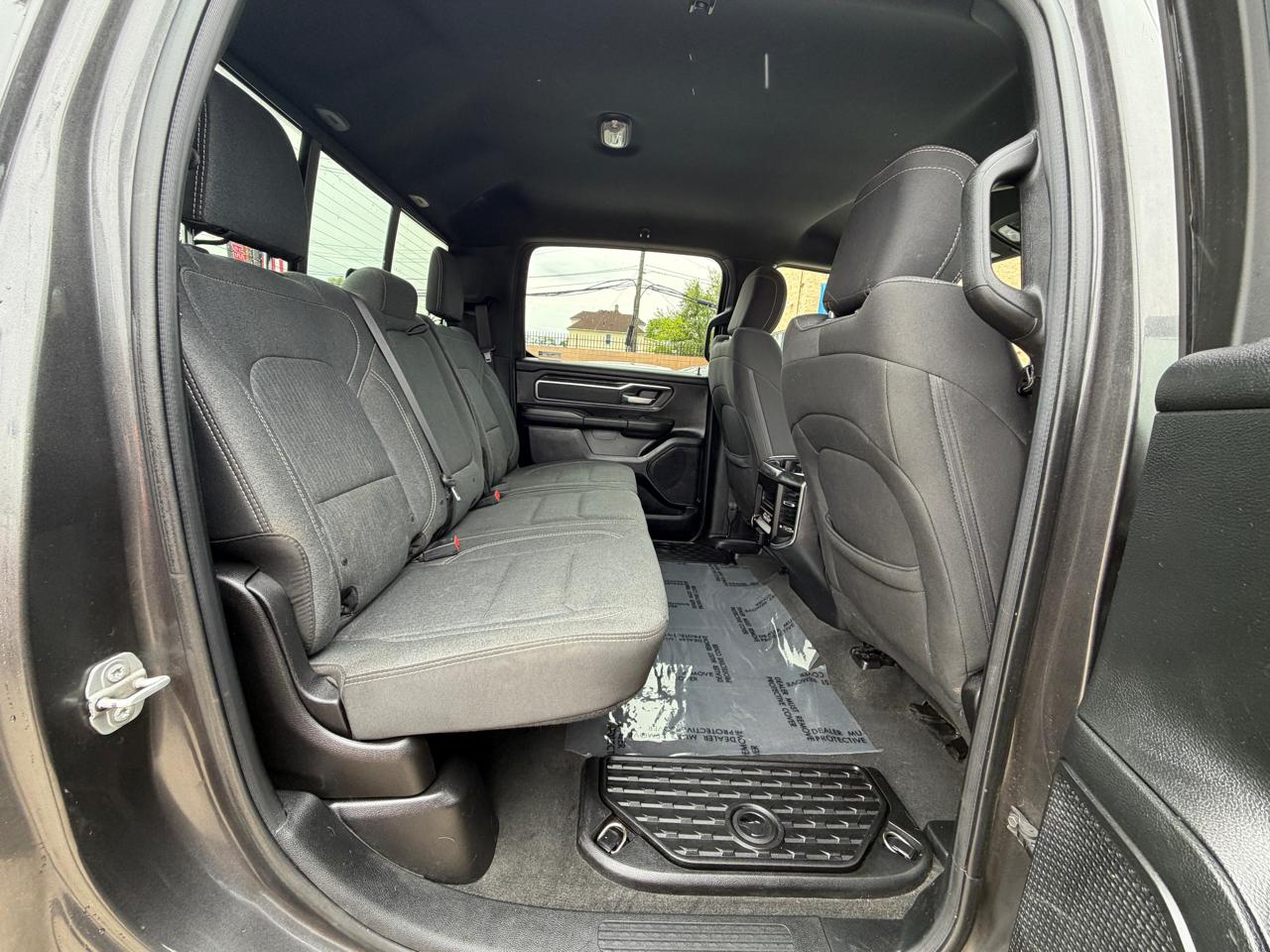 RAM 1500 Big Horn Crew Cab 4WD 2019