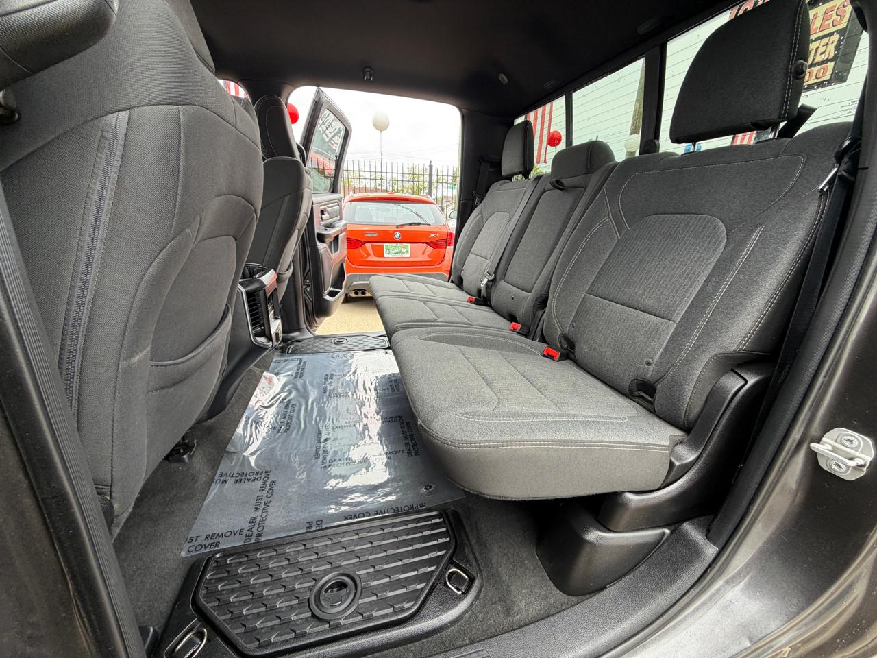 RAM 1500 Big Horn Crew Cab 4WD 2019