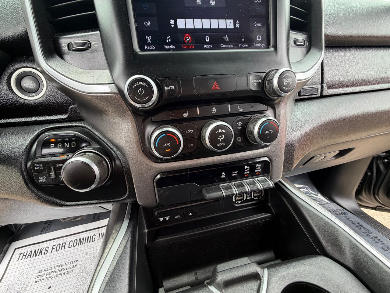 RAM 1500 Big Horn Crew Cab 4WD 2019