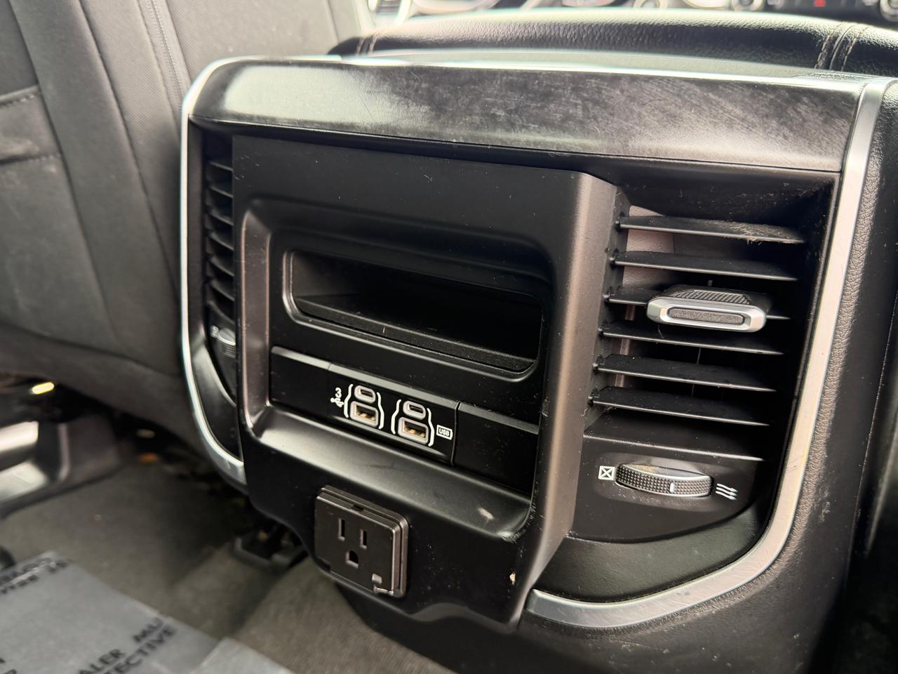 RAM 1500 Big Horn Crew Cab 4WD 2019
