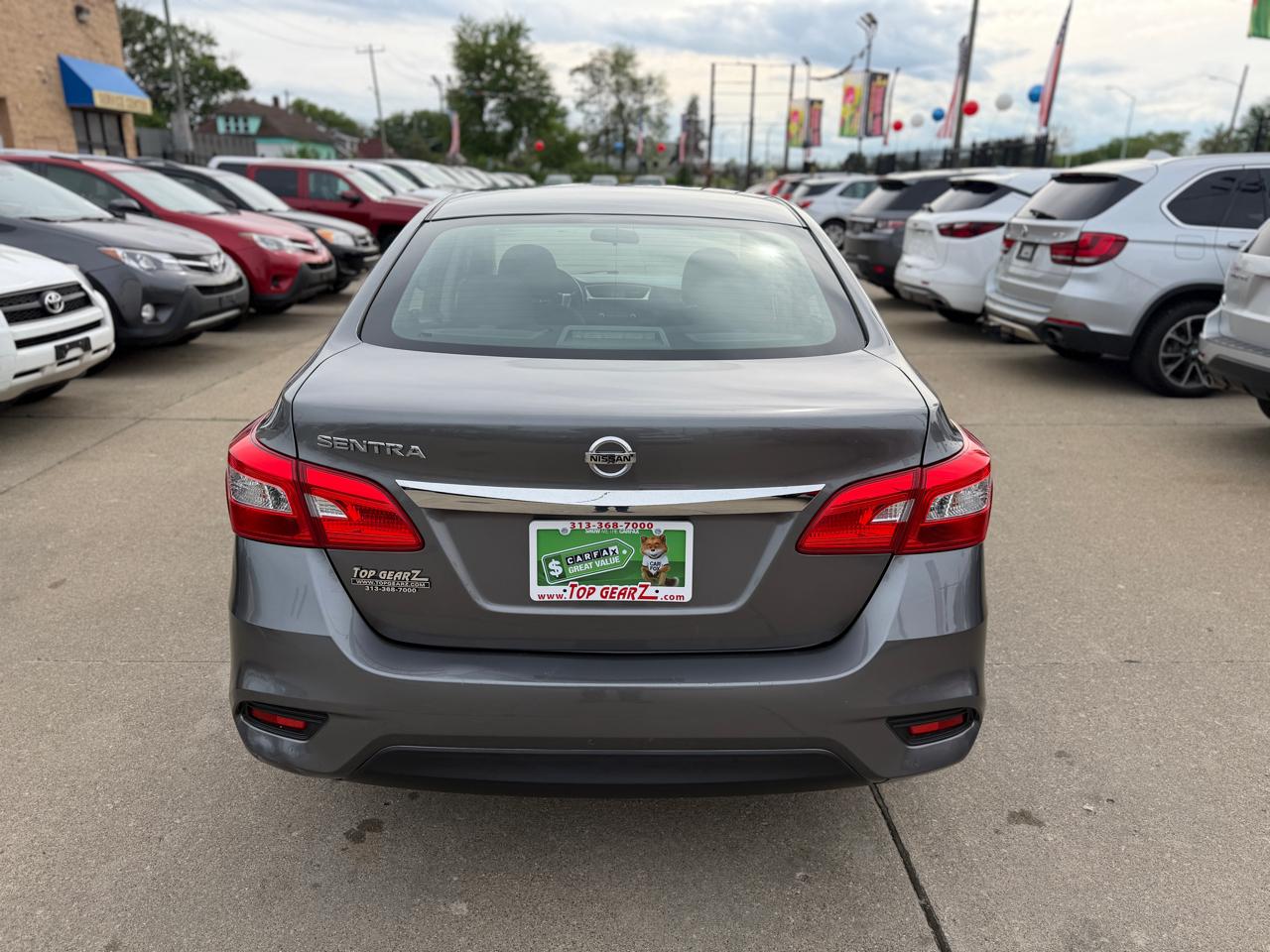 Nissan Sentra S 2016