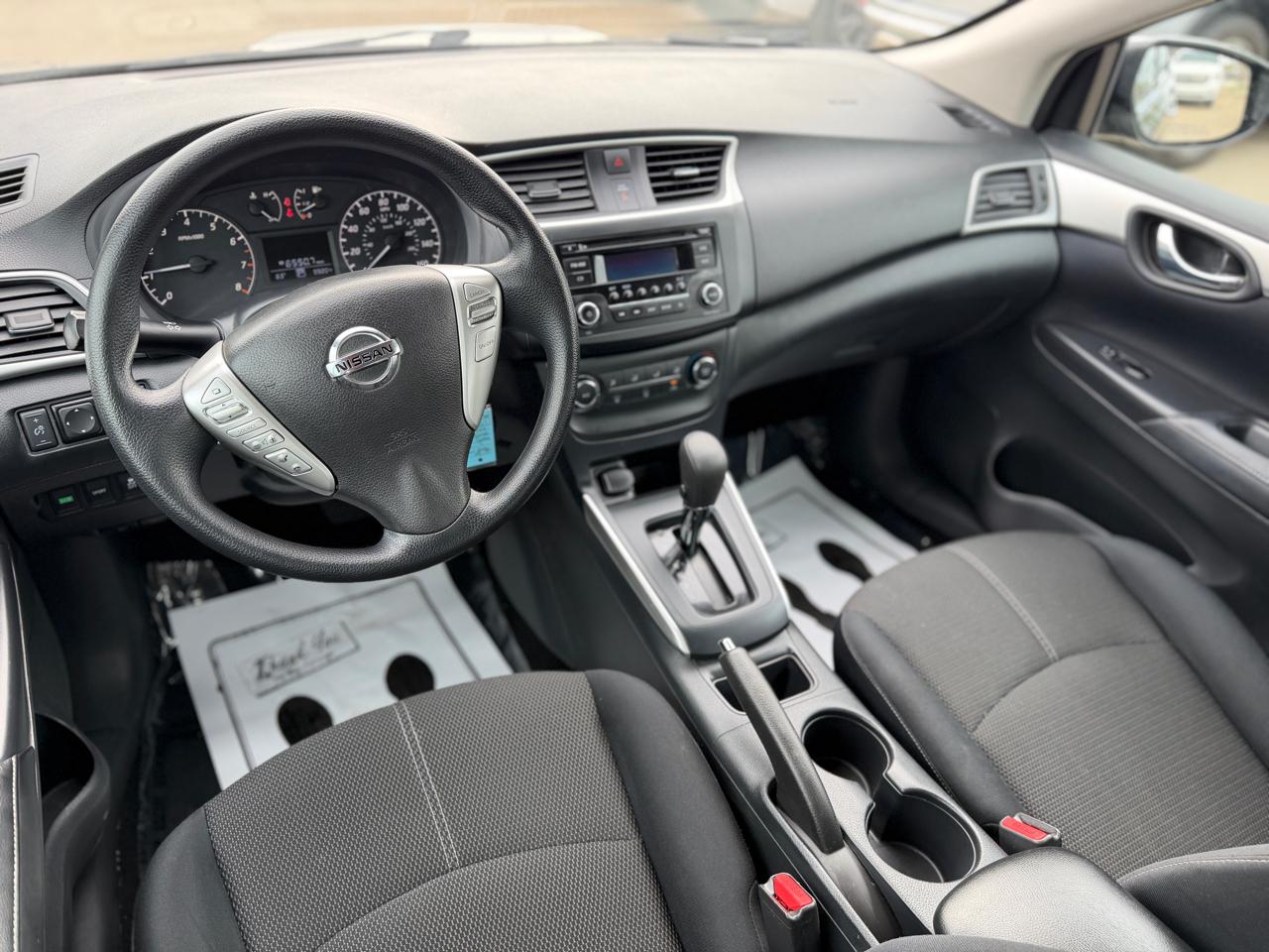 Nissan Sentra S 2016