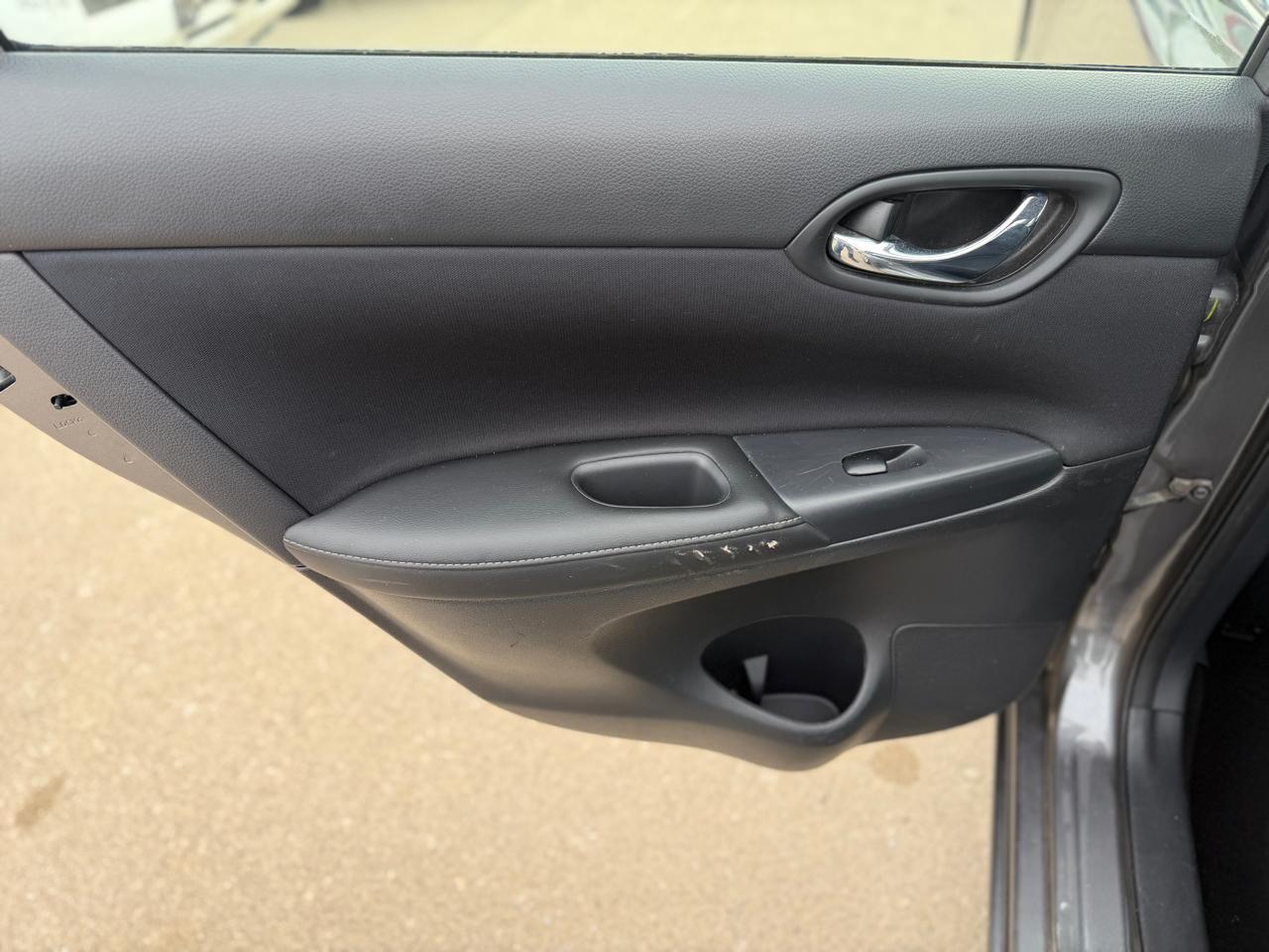 Nissan Sentra S 2016