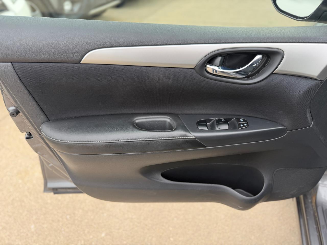 Nissan Sentra S 2016