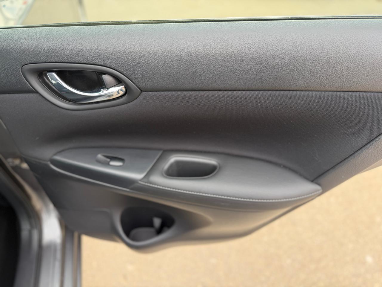 Nissan Sentra S 2016
