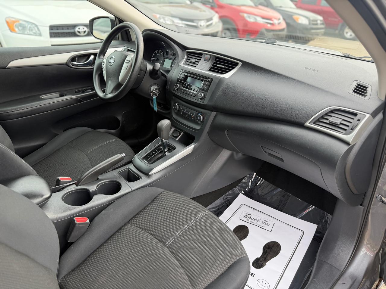 Nissan Sentra S 2016