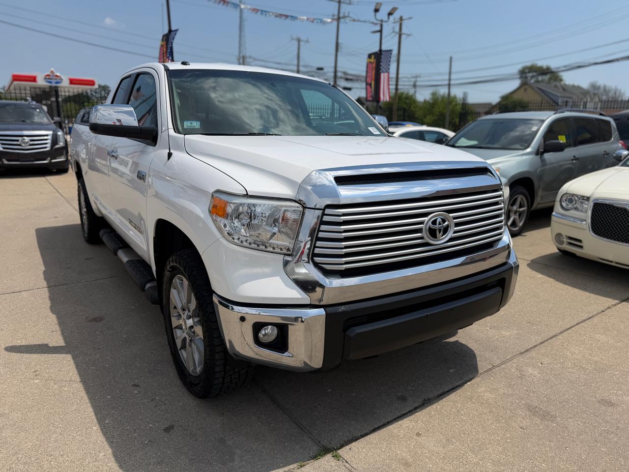 Toyota Tundra Limited 5.7L Double Cab 4WD 2016