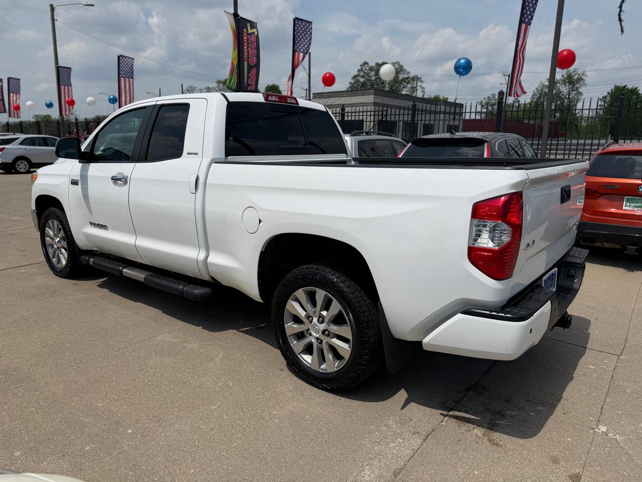 Toyota Tundra Limited 5.7L Double Cab 4WD 2016